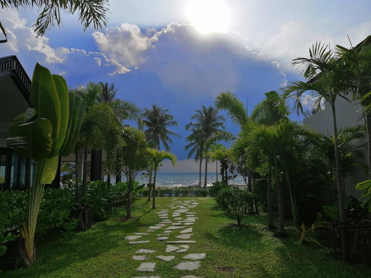 Tungtong Beach Villas Thap Sakae エクステリア 写真