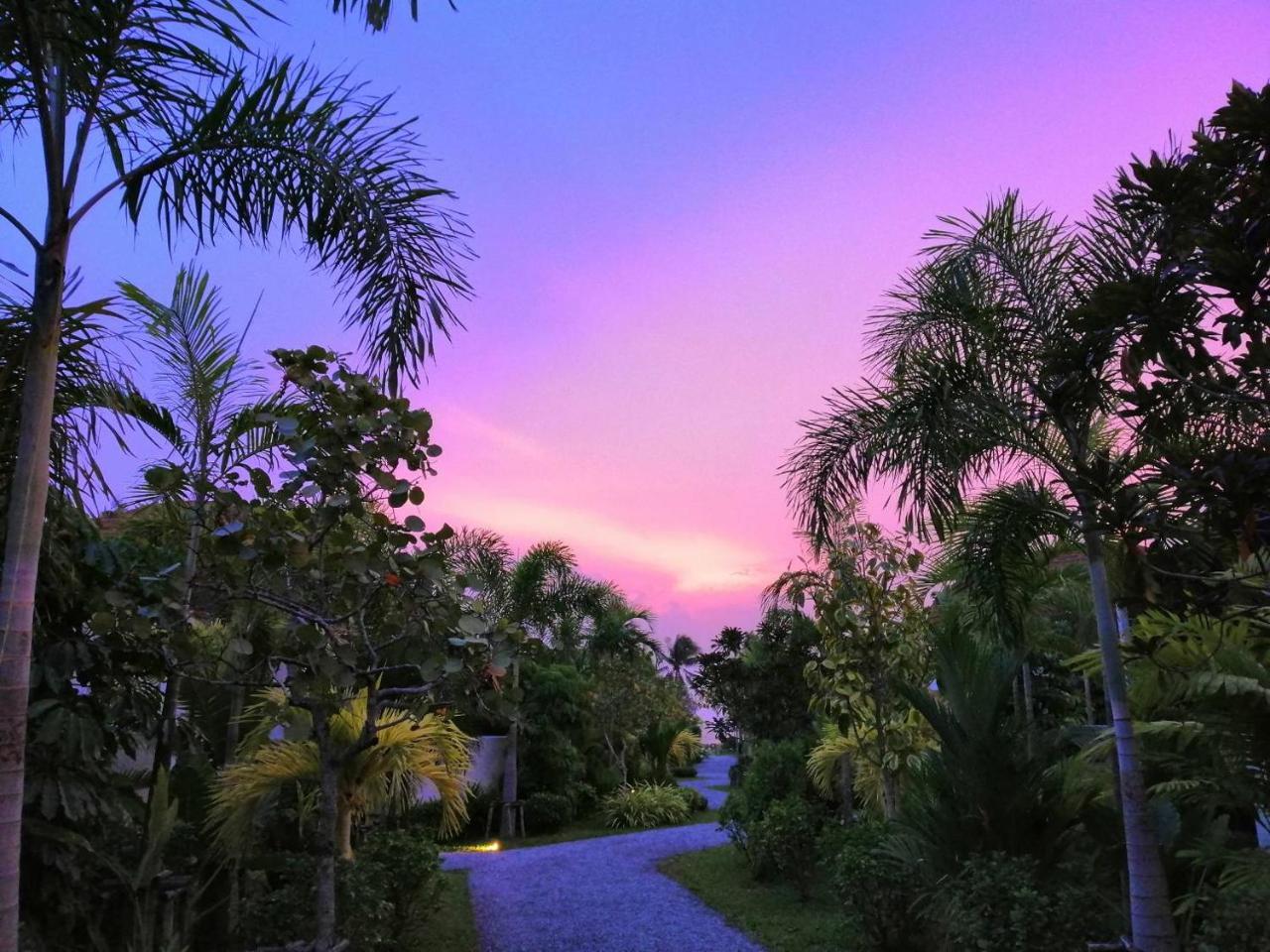 Tungtong Beach Villas Thap Sakae エクステリア 写真