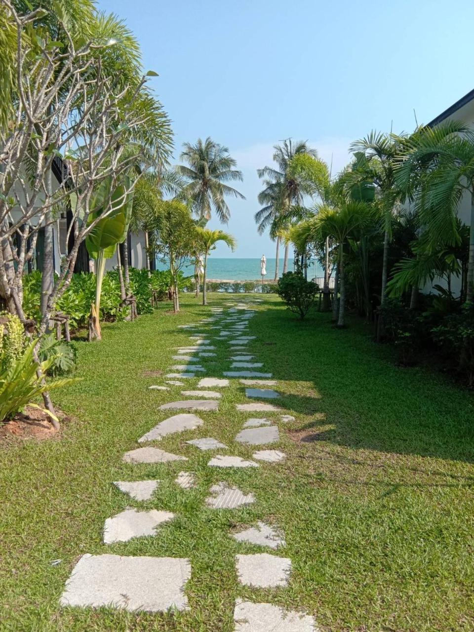 Tungtong Beach Villas Thap Sakae エクステリア 写真