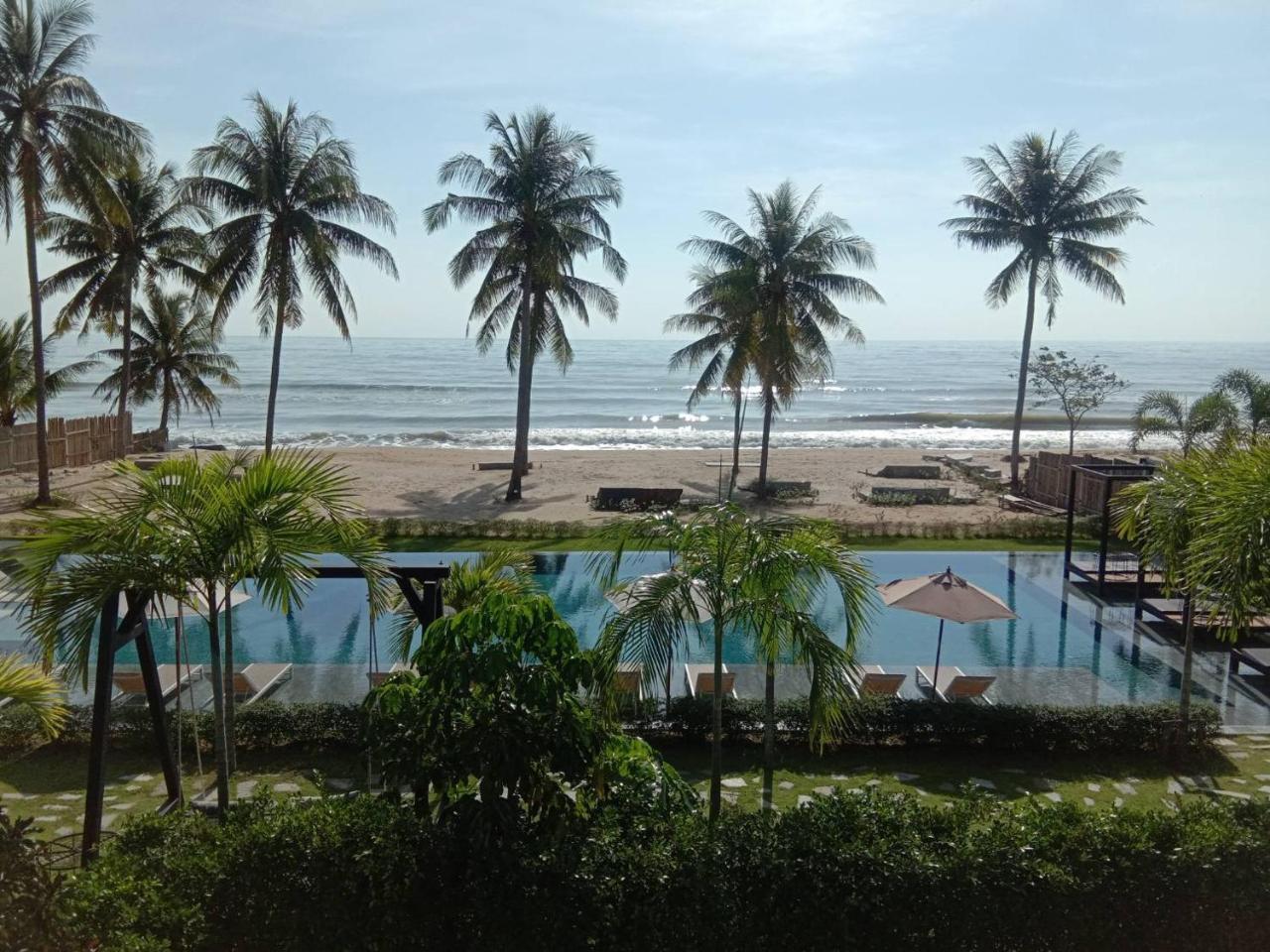 Tungtong Beach Villas Thap Sakae エクステリア 写真